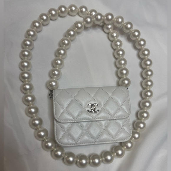 CHANEL Handbags - CHANEL MAXI PEARLS Clutch With Chain Bag
